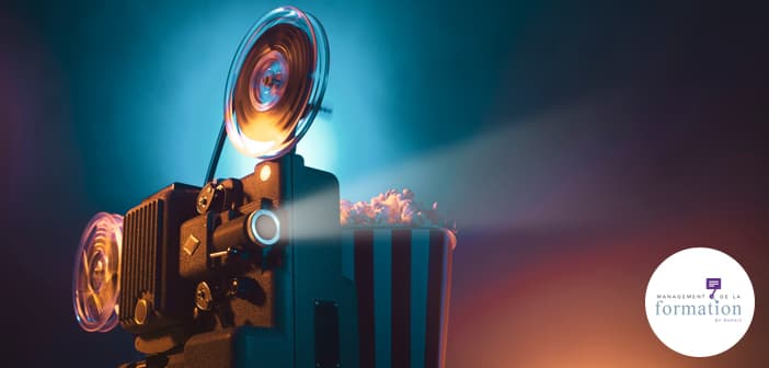 Projecteur de cinéma, pour illustrer la revue de vidéos sur la formation professionnelle de janvier 2025