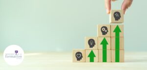 Cubes empilés pour illustrer la montée en compétences et la reconversion par la formation professionnelle